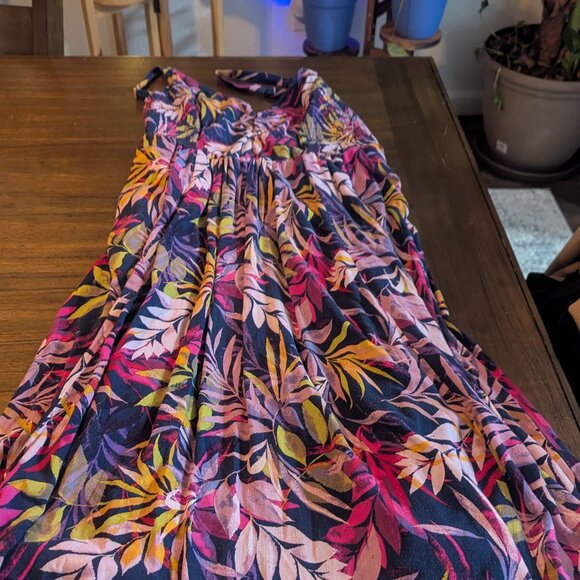 Floral dress - Picture 3 of 3